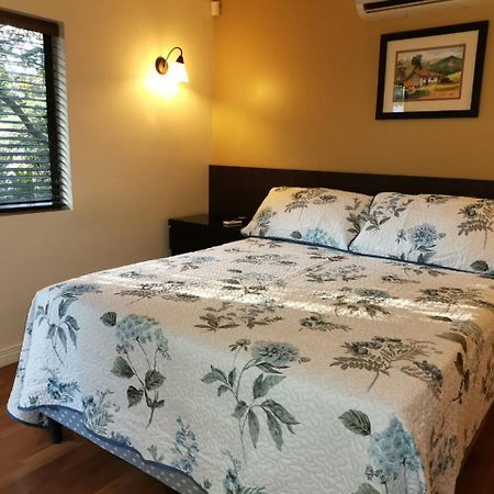 Airport Costa Rica B&B Rio Segundo Bagian luar foto